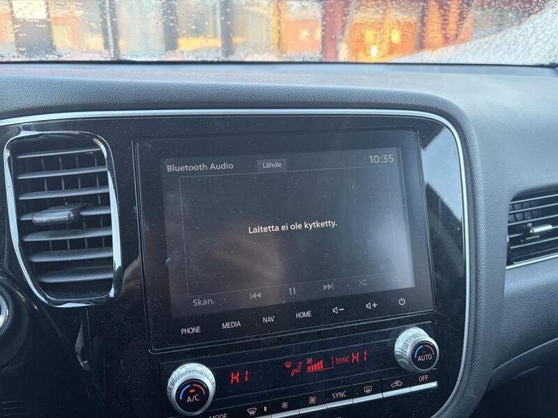 Mitsubishi Outlander PHEV vaihtoauto