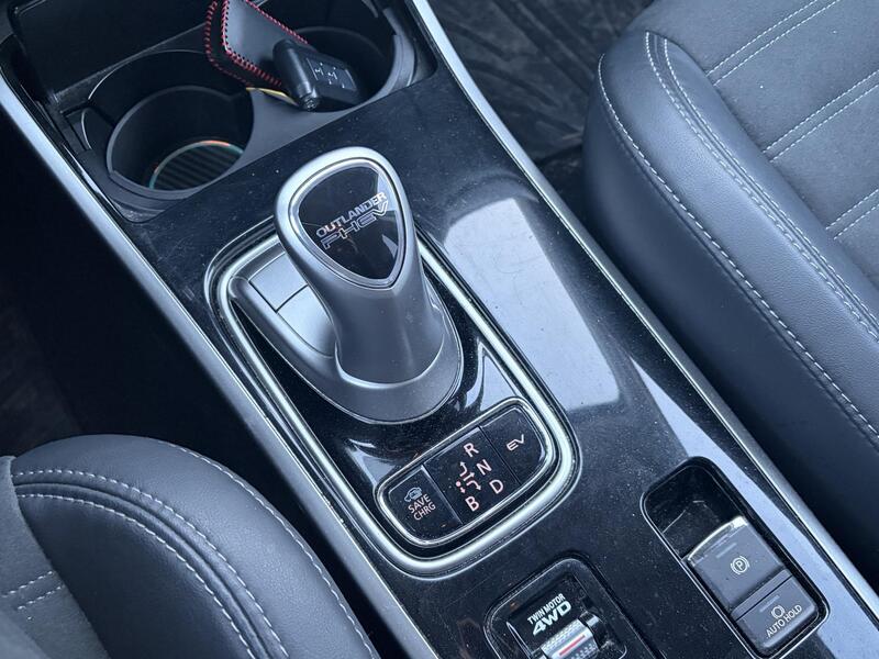 Mitsubishi Outlander PHEV vaihtoauto