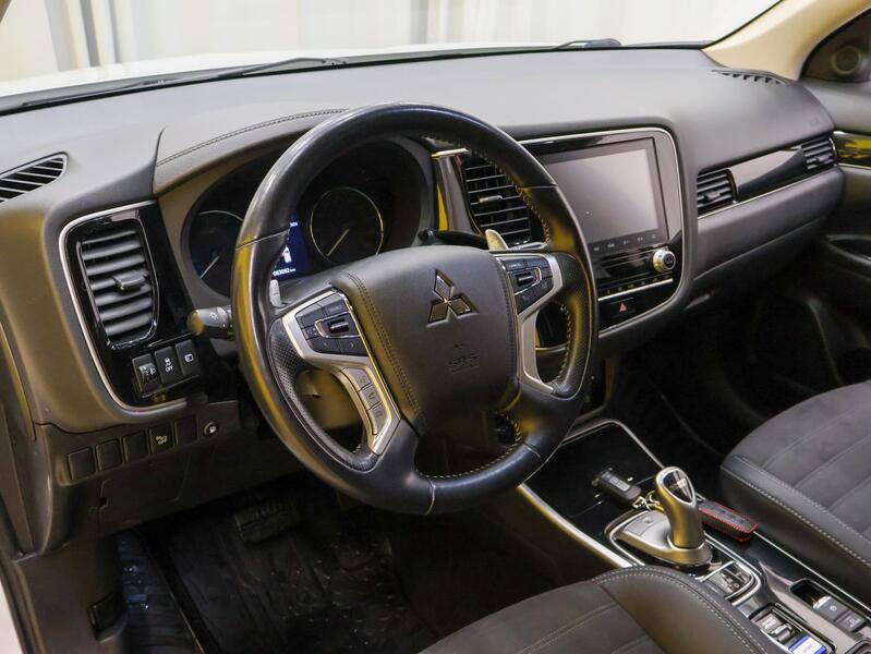 Mitsubishi Outlander PHEV vaihtoauto