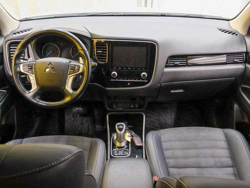 Mitsubishi Outlander PHEV vaihtoauto