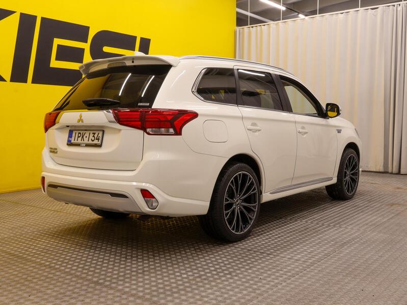 Mitsubishi Outlander PHEV vaihtoauto