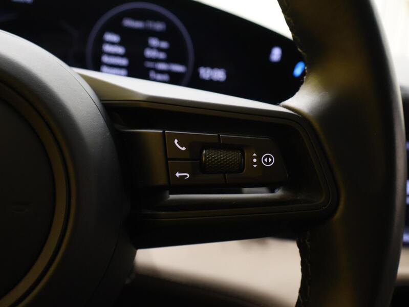 Porsche Taycan vaihtoauto