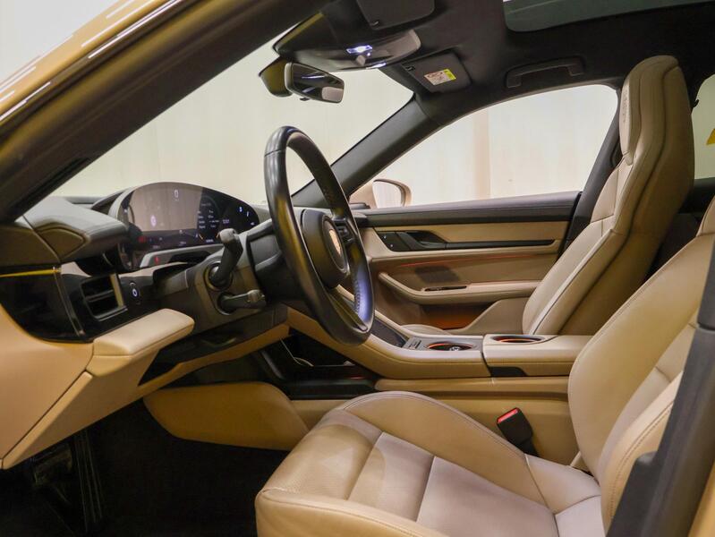 Porsche Taycan vaihtoauto