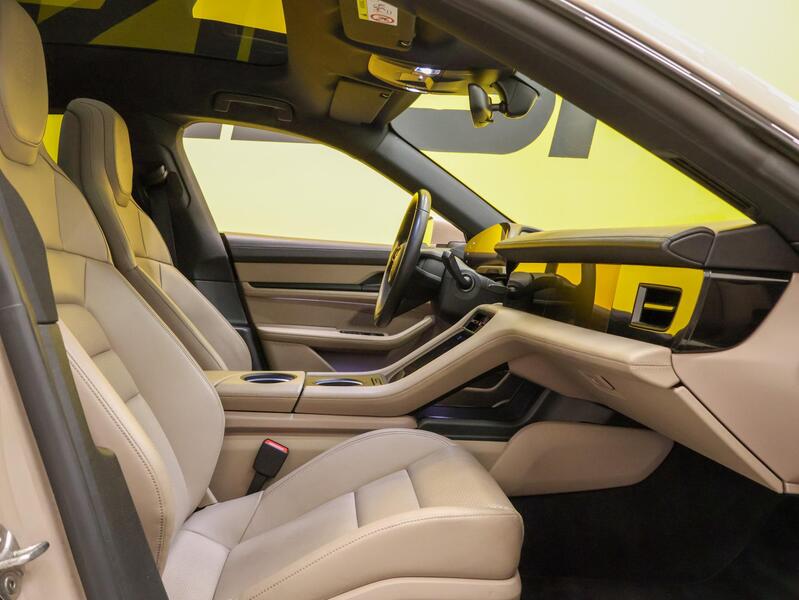 Porsche Taycan vaihtoauto