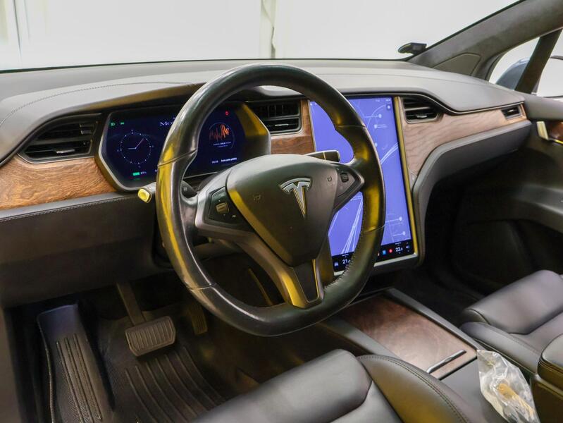 Tesla Model X vaihtoauto