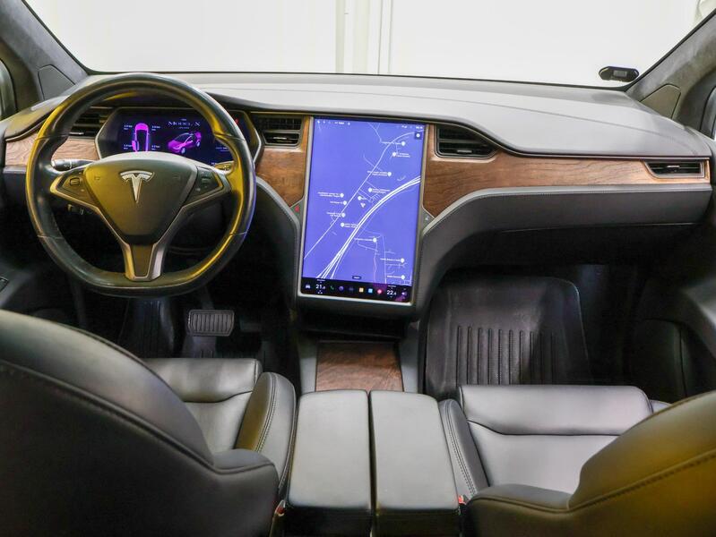 Tesla Model X vaihtoauto