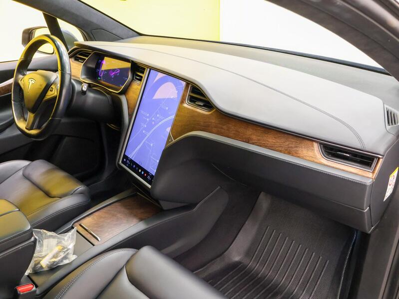 Tesla Model X vaihtoauto