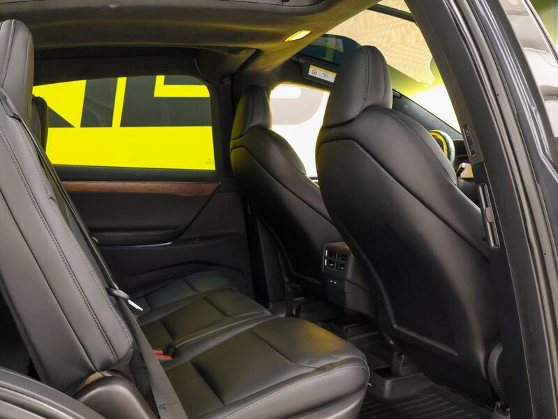 Tesla Model X vaihtoauto