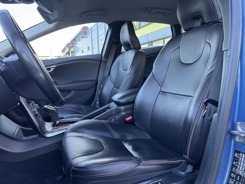 Volvo V40 Cross Country vaihtoauto