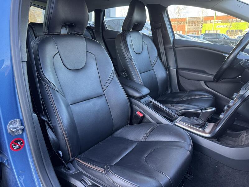 Volvo V40 Cross Country vaihtoauto