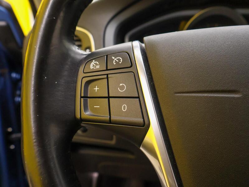 Volvo V40 Cross Country vaihtoauto