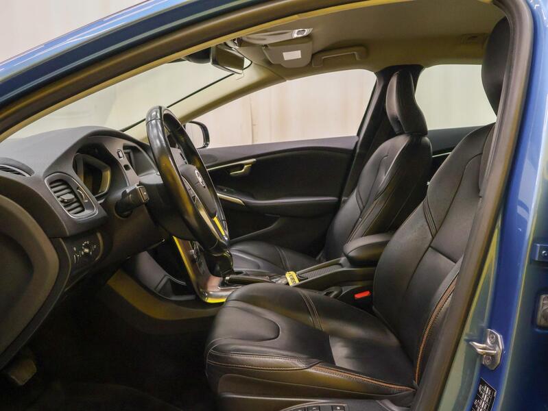 Volvo V40 Cross Country vaihtoauto