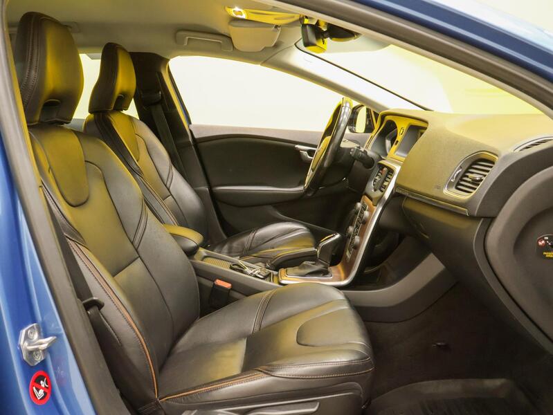 Volvo V40 Cross Country vaihtoauto