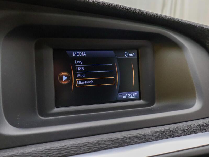 Volvo V40 Cross Country vaihtoauto