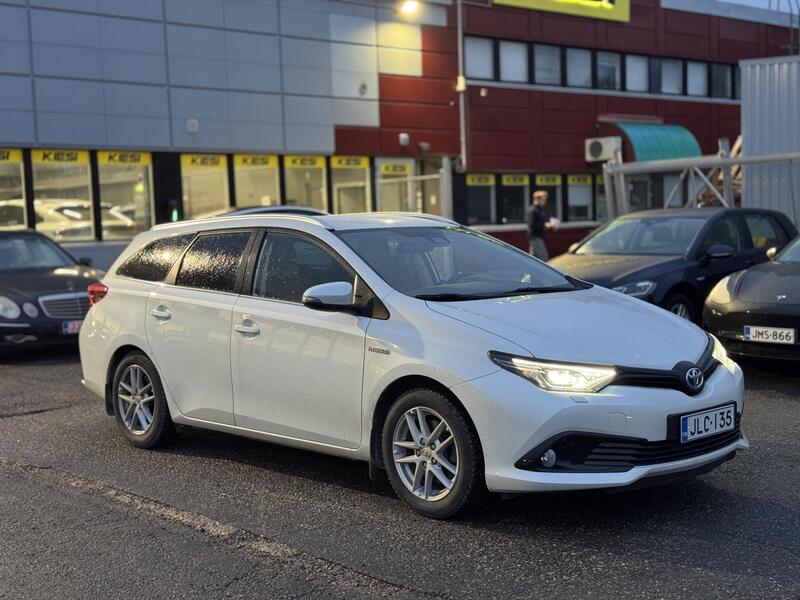 Toyota Auris vaihtoauto