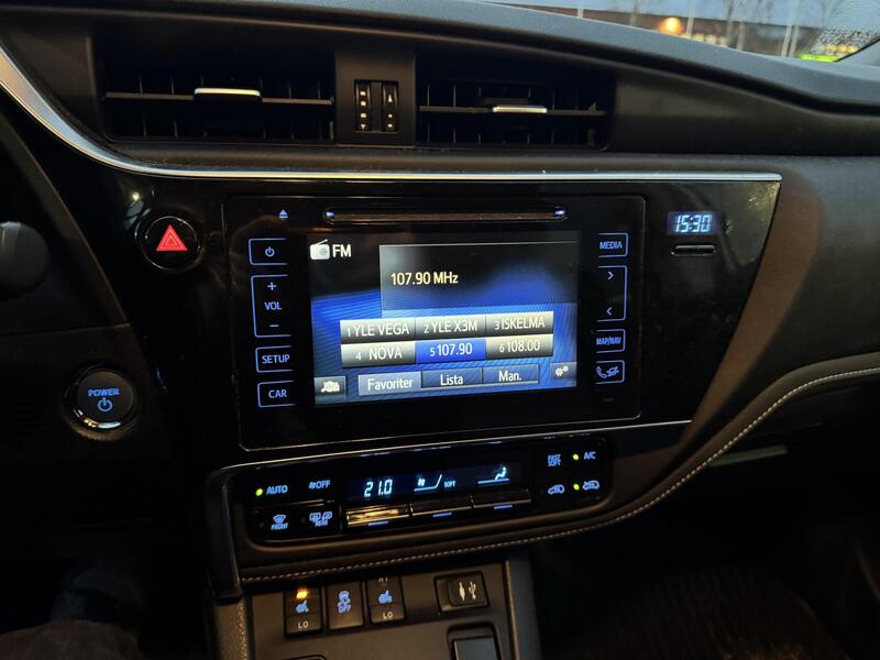 Toyota Auris vaihtoauto