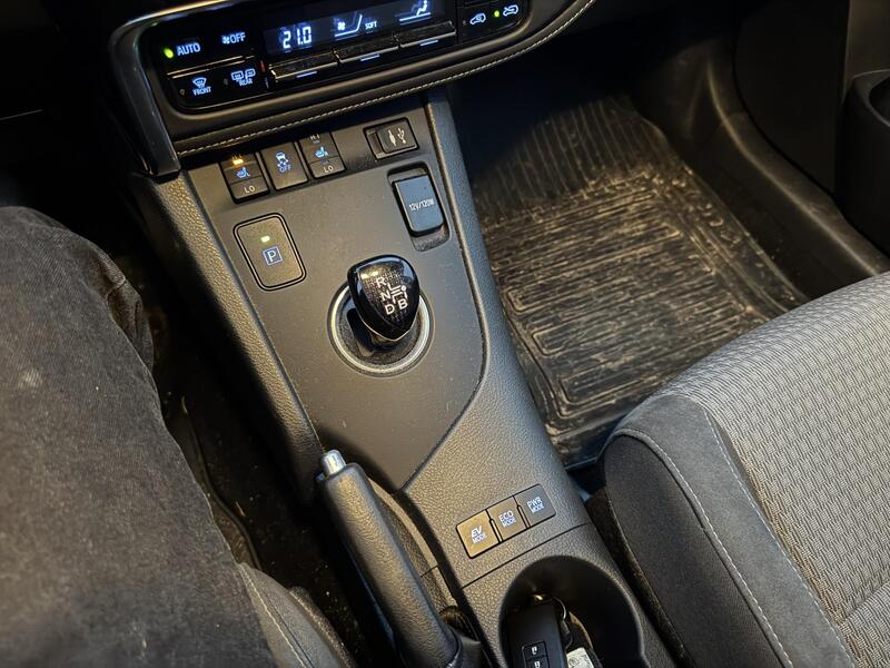 Toyota Auris vaihtoauto