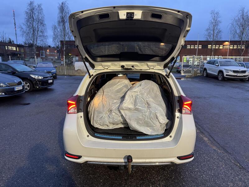 Toyota Auris vaihtoauto