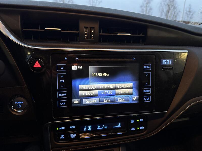 Toyota Auris vaihtoauto