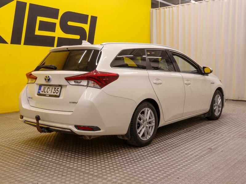 Toyota Auris vaihtoauto