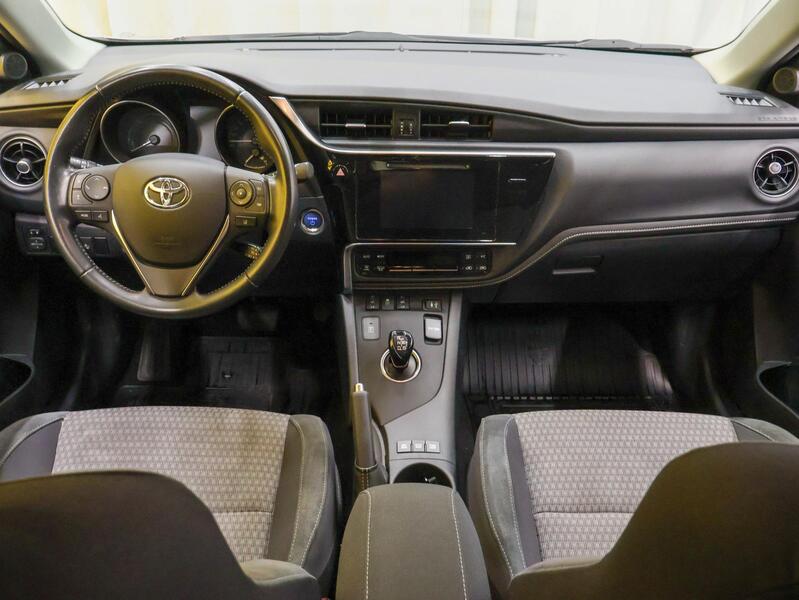 Toyota Auris vaihtoauto