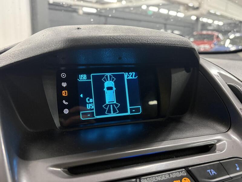 Ford Tourneo Connect vaihtoauto