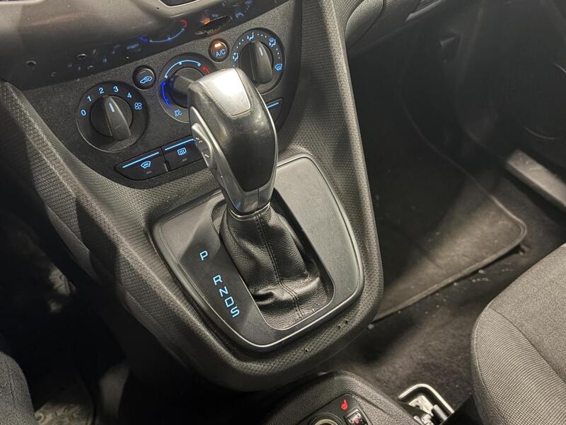 Ford Tourneo Connect vaihtoauto