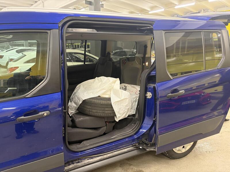 Ford Tourneo Connect vaihtoauto