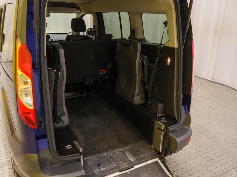 Ford Tourneo Connect vaihtoauto