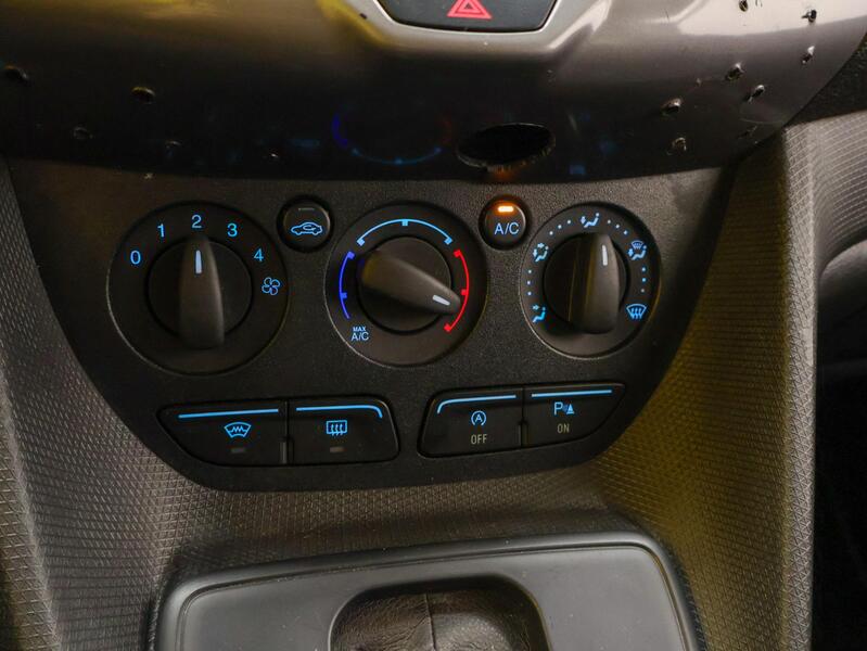 Ford Tourneo Connect vaihtoauto
