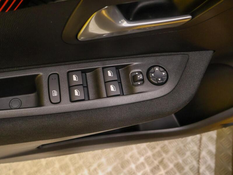 Peugeot e-208 vaihtoauto