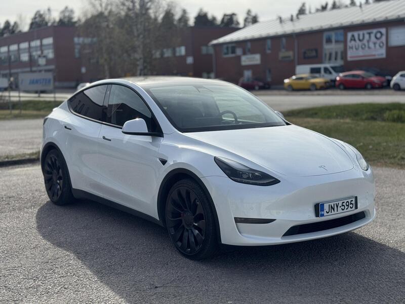 Tesla Model Y vaihtoauto