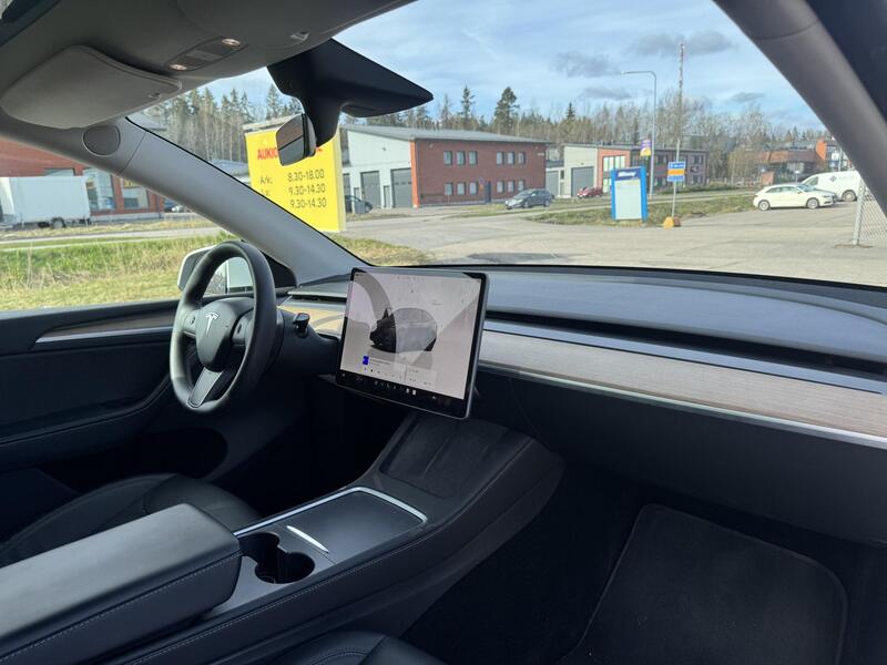 Tesla Model Y vaihtoauto