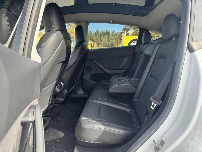 Tesla Model Y vaihtoauto