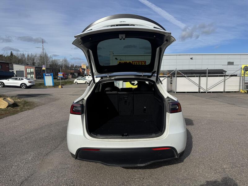Tesla Model Y vaihtoauto