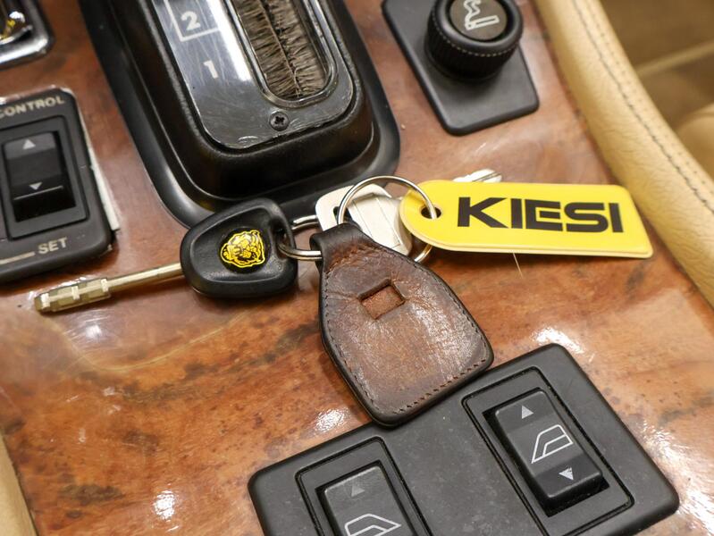 Jaguar XJS vaihtoauto