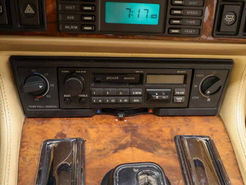 Jaguar XJS vaihtoauto