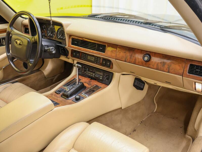 Jaguar XJS vaihtoauto