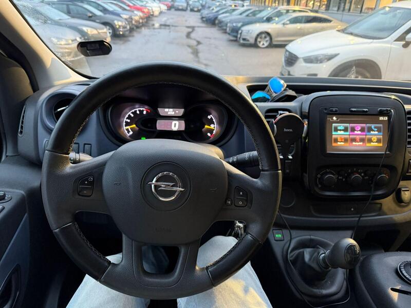 Opel Vivaro vaihtoauto