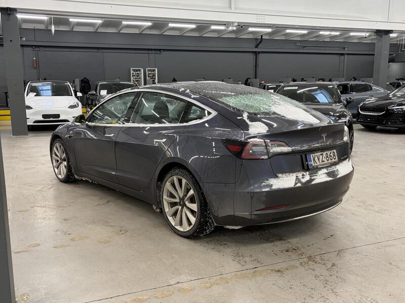 Tesla Model 3 vaihtoauto