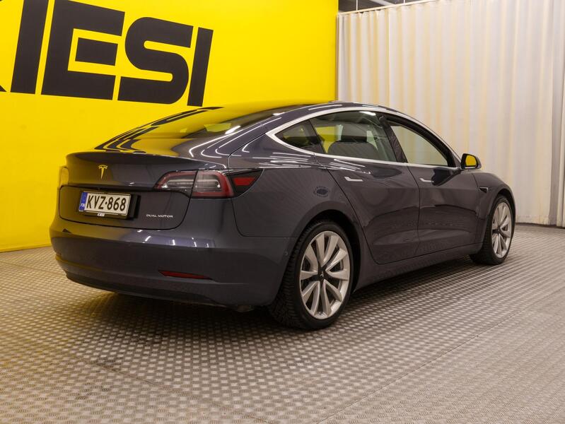 Tesla Model 3 vaihtoauto