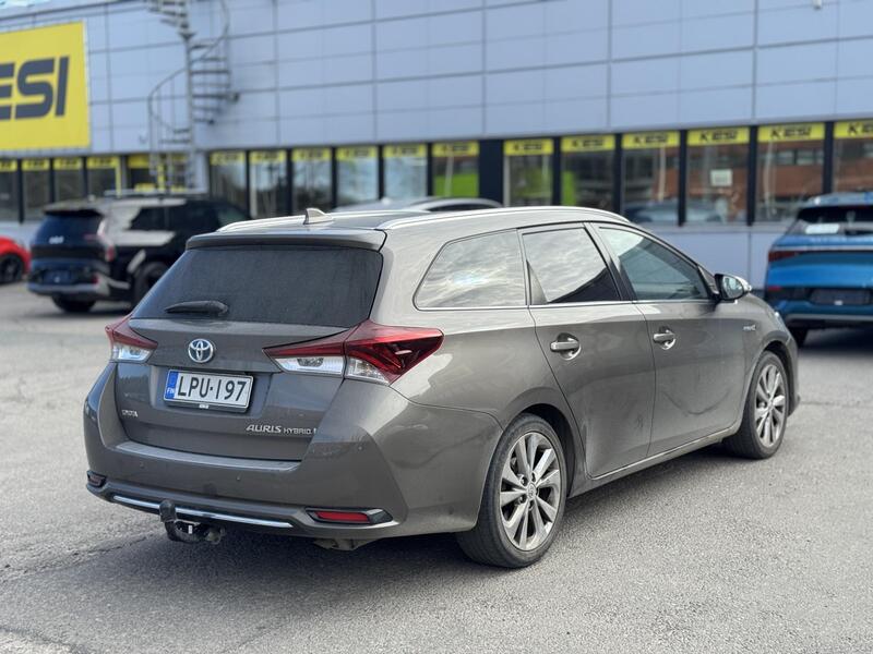 Toyota Auris vaihtoauto