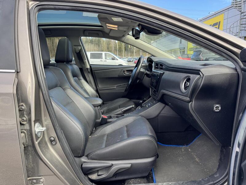 Toyota Auris vaihtoauto