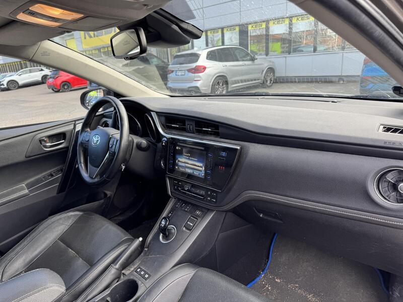 Toyota Auris vaihtoauto