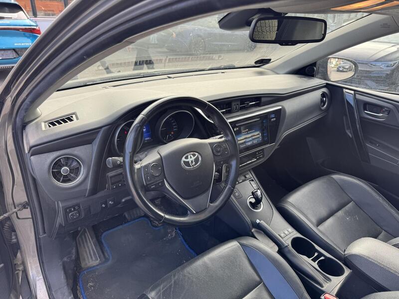 Toyota Auris vaihtoauto