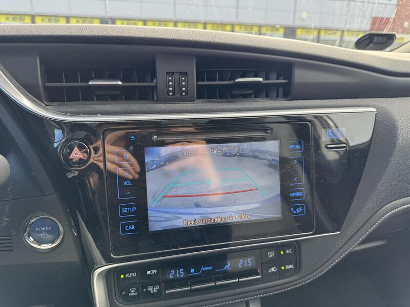 Toyota Auris vaihtoauto