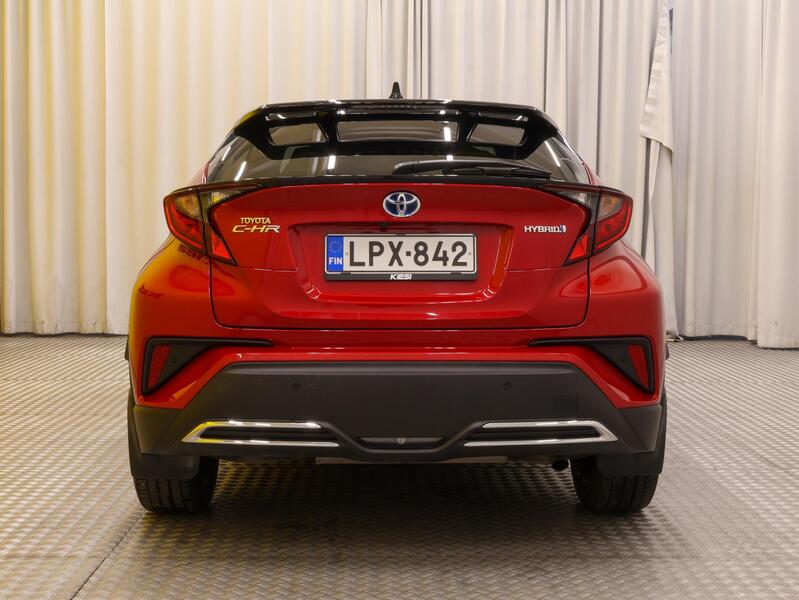 Toyota C-HR vaihtoauto