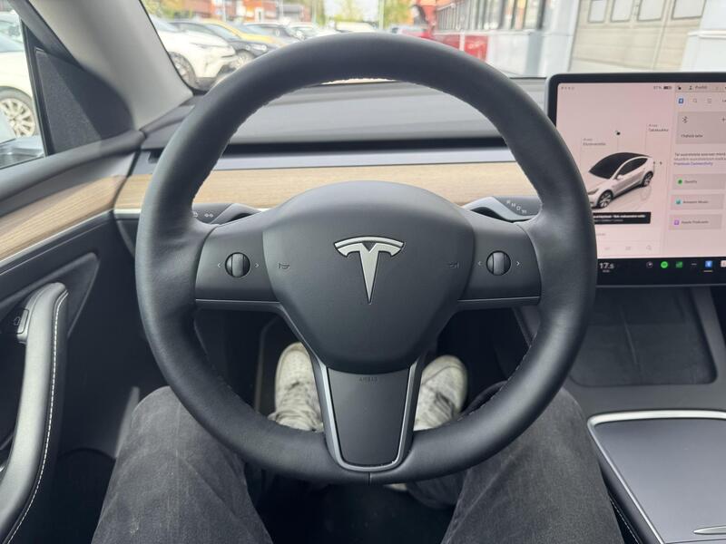 Tesla Model Y vaihtoauto