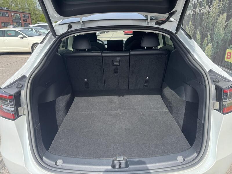 Tesla Model Y vaihtoauto