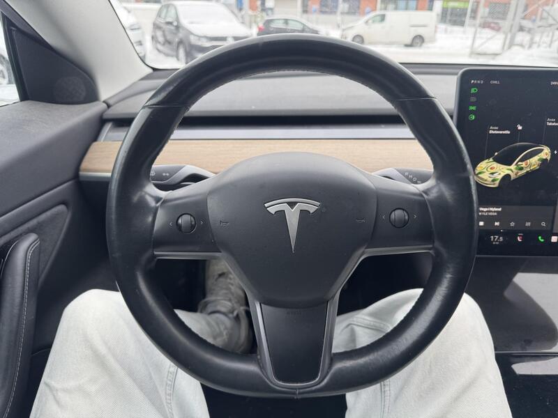 Tesla Model 3 vaihtoauto
